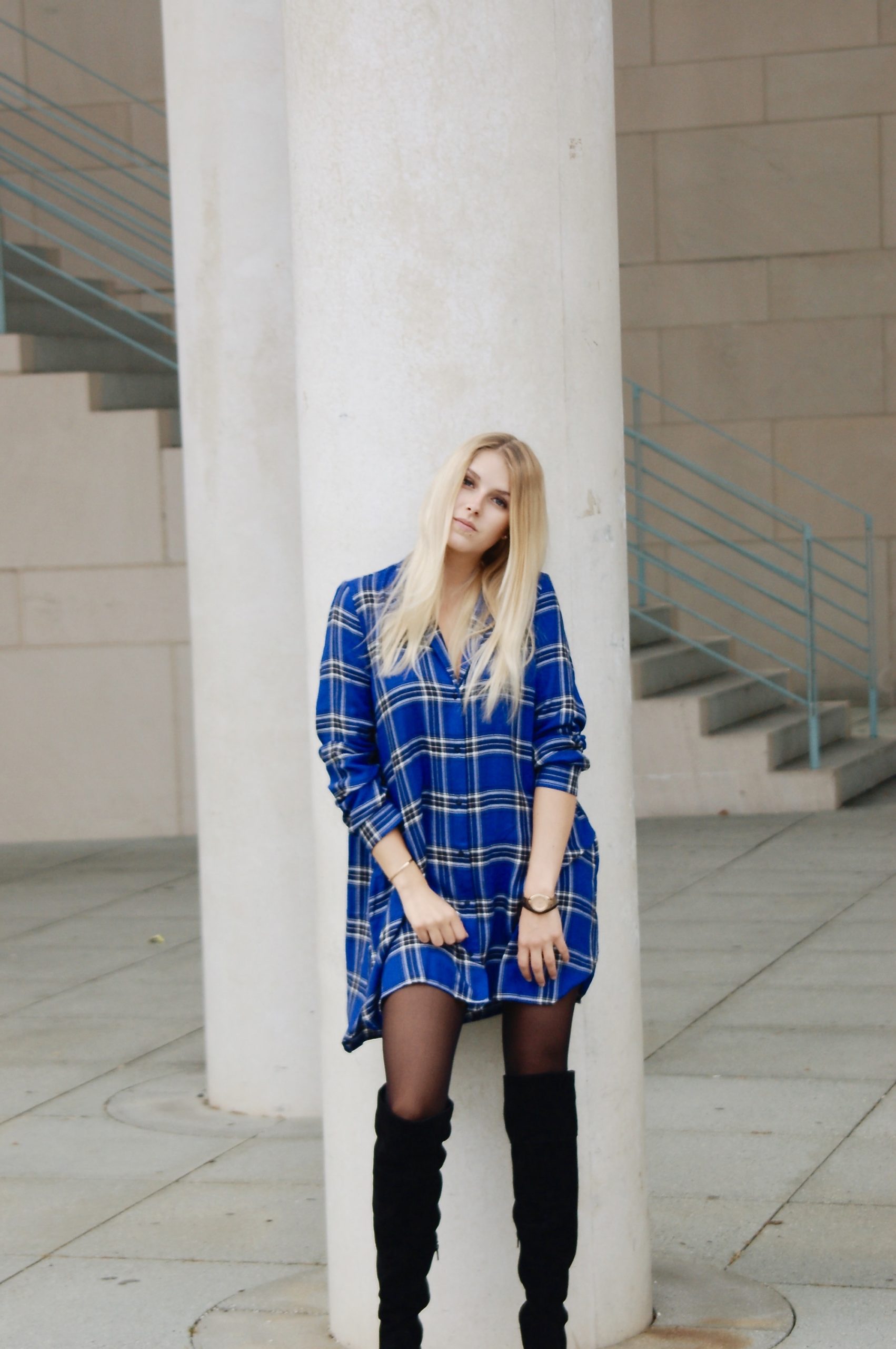 Read more about the article Herbstoutfit: Schwarz zu Blau